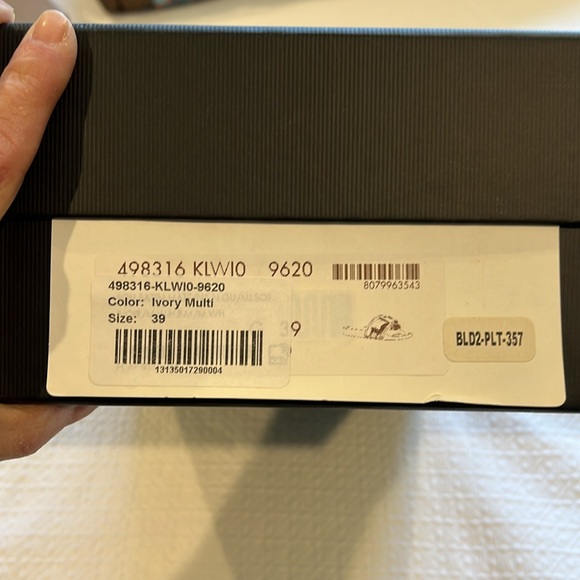 NWOT Gucci ribbon pool slides - Picture 5 of 6